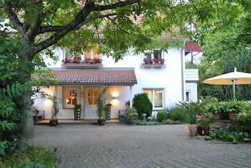 Landhaus Edelmann, Wanderungen ab Haustür, Restaurant in 5 Minuten zu Fuß