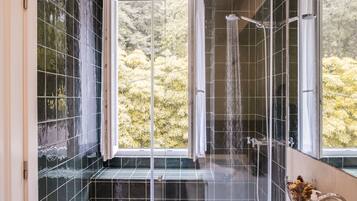 Superior Double Room | Bathroom | Designer toiletries, hair dryer, towels, soap
