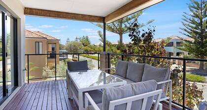 Summer Breeze at Avalon Beach