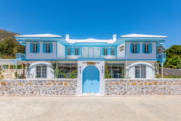Exterior - Louise'in Konağı (Datça)