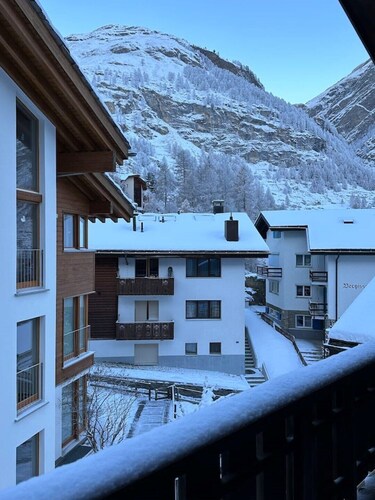 Cozy attic apartment with charm - & private balcony