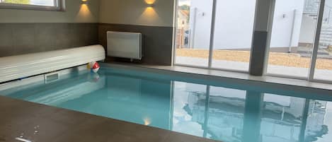 Piscina coberta i piscina climatitzada