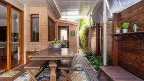 屋外ダイニングエリア