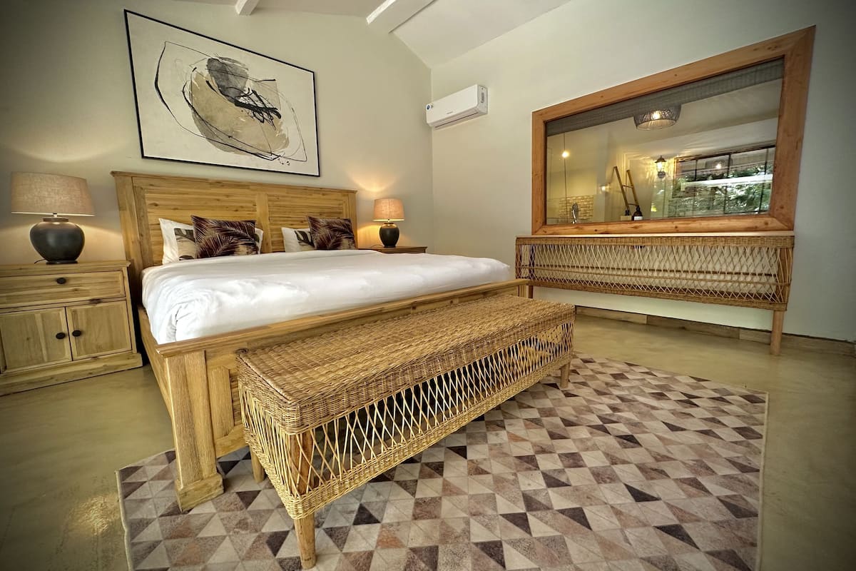 Luxury Room, 1 King Bed, Resort View | Premium bedding, Tempur-Pedic beds, individually decorated