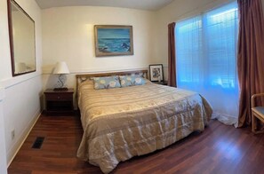 8 bedrooms, iron/ironing board, WiFi, bed sheets