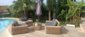 Pretty villa with sea view and pool ****