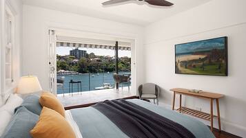 2 makuuhuonetta, työpöytä, silitysrauta/-lauta, ilmainen Wi-Fi