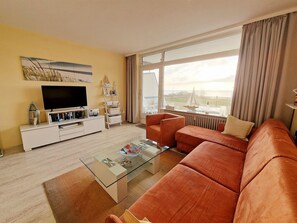 Fernseher, DVD-Player, Stereoanlage