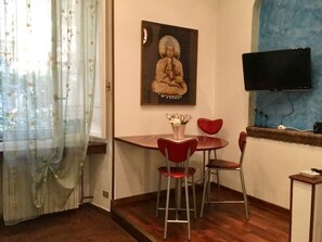 Dining - Lovely apartment in Buenos Aires area 50 m from metro Lima (Milano)