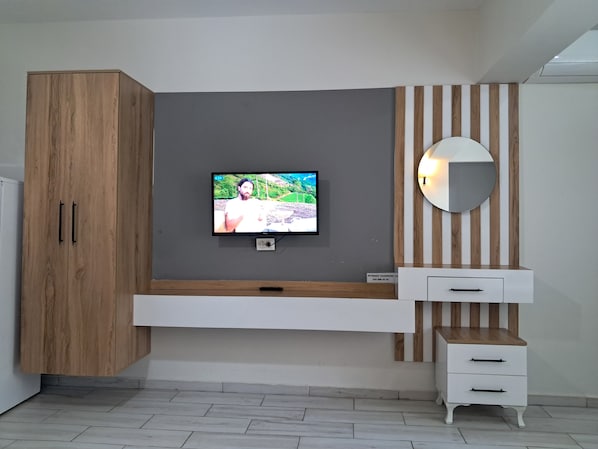 Standardzimmer | Hochwertige Bettwaren, Schreibtisch, kostenloses WLAN, Bettwäsche