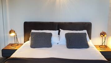 1 bedroom, iron/ironing board, travel cot, free WiFi