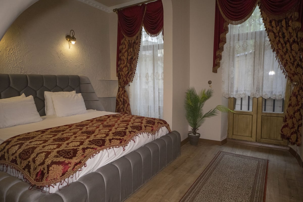 Family Room | 2 bedrooms, Egyptian cotton sheets, premium bedding, down duvets
