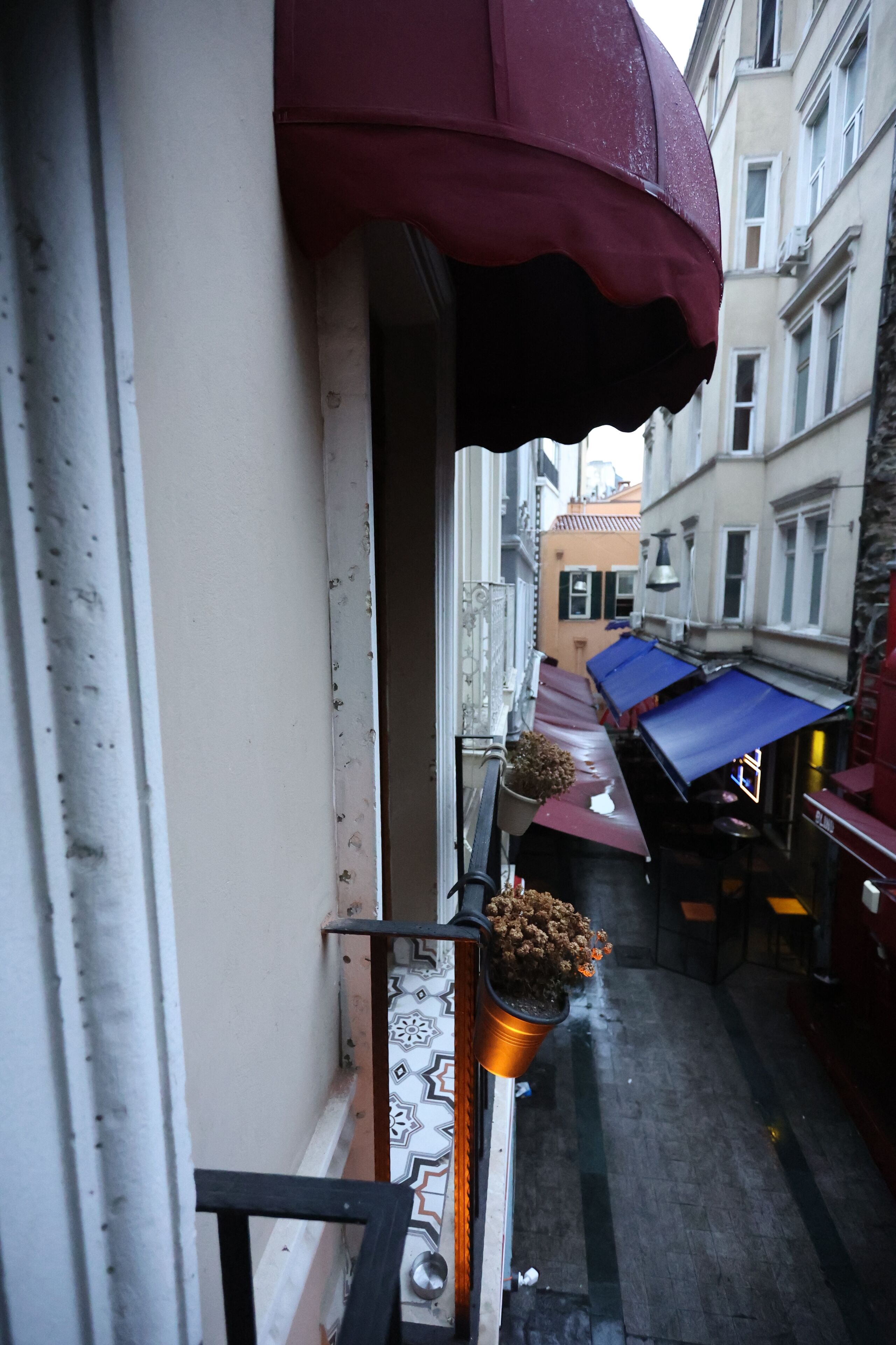 Foto - Zero Suit & Hotel