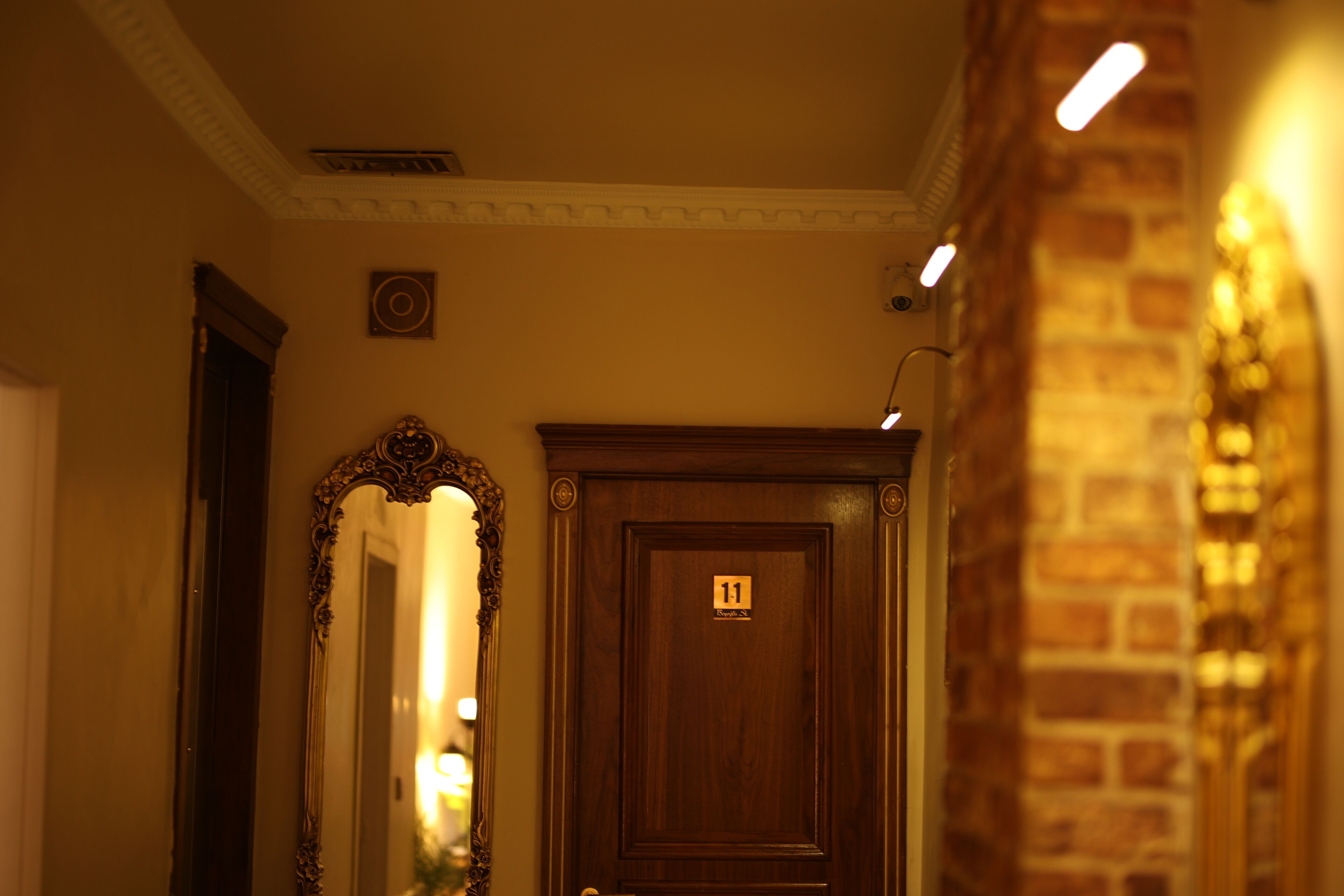 Foto - Zero Suit & Hotel