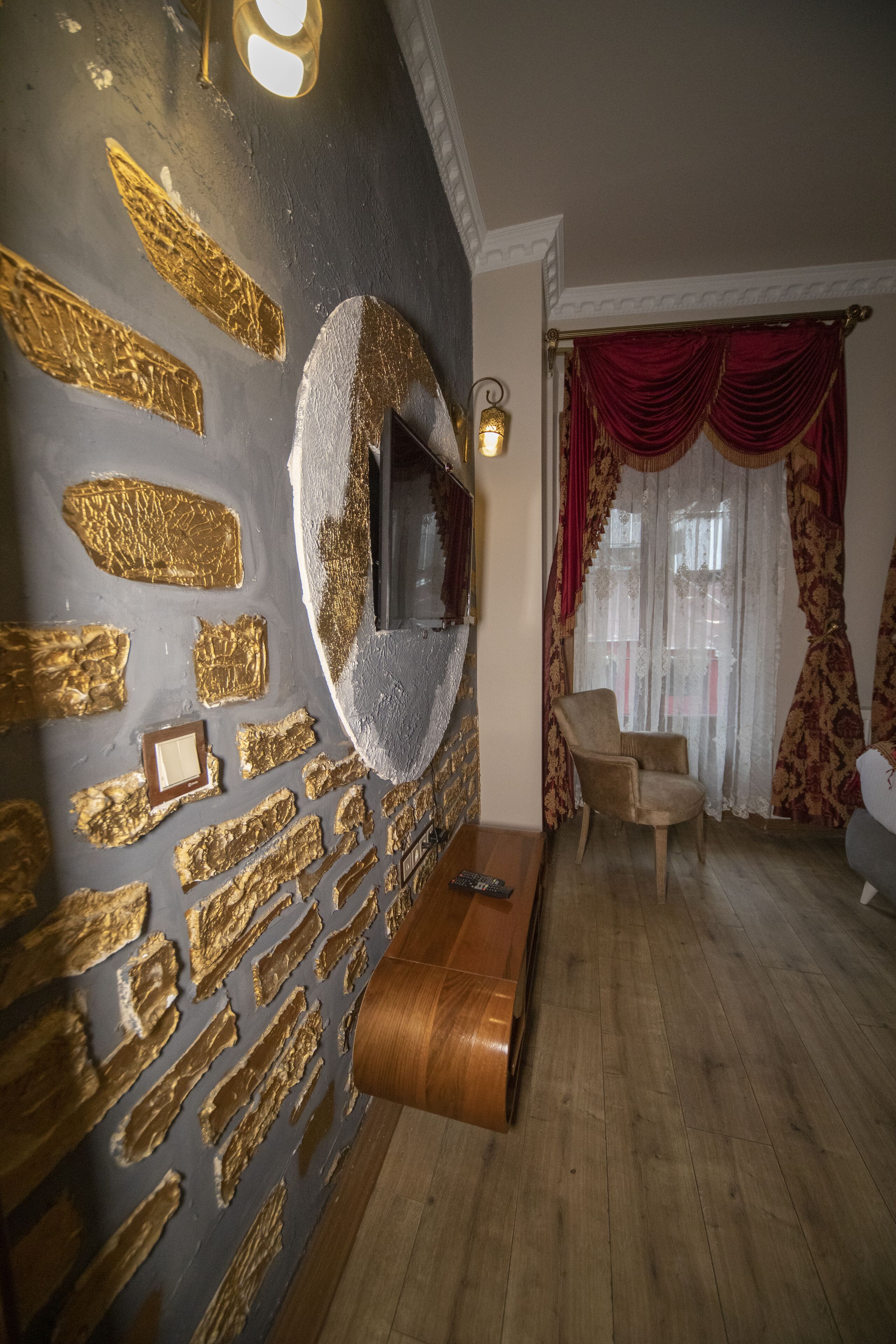 Foto - Zero Suit & Hotel