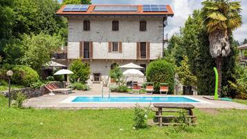 Piscina all'aperto