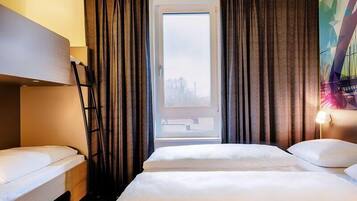 Schreibtisch, schallisolierte Zimmer, kostenloses WLAN