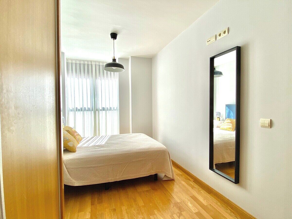 2 bedrooms, iron/ironing board, travel cot, WiFi