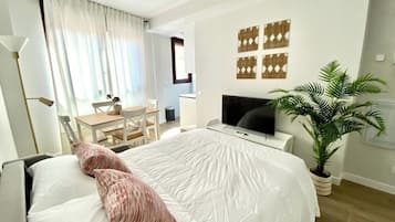 1 bedroom, iron/ironing board, travel crib, WiFi