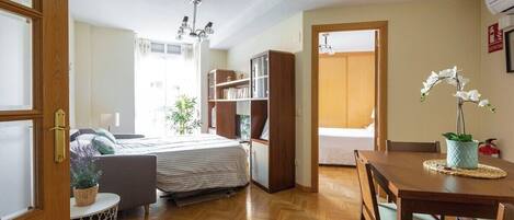 1 bedroom, iron/ironing board, travel cot, WiFi