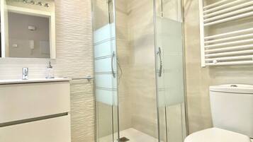 Een douche, een haardroger