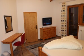 5 chambres, lit parapluie, Wi-Fi gratuit, draps fournis