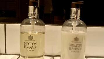 Bathroom amenities