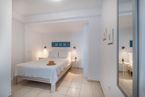 2 habitaciones, tabla de planchar con plancha y cuna de viaje 