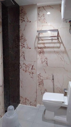 Superior tweepersoonskamer | Badkamer