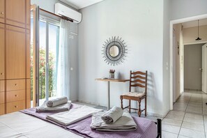 2 chambres, fer et planche à repasser, Wi-Fi gratuit, draps fournis