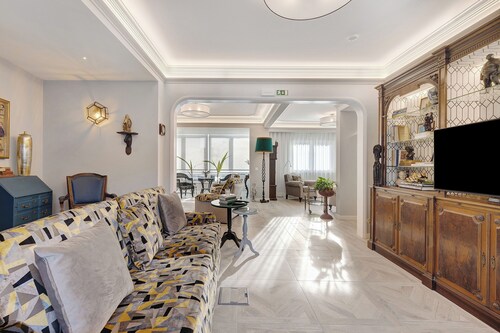 Vacation Home "Casa Mourato - Smart and Eco Wonder" with Private Pool, Private Terraces & Wi-Fi