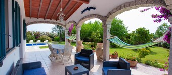 "Villa Funtana Cortese" with Private Pool, Wi-Fi & Air Conditioning