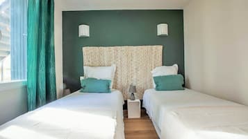 4 chambres, fer et planche à repasser, Wi-Fi gratuit, draps fournis