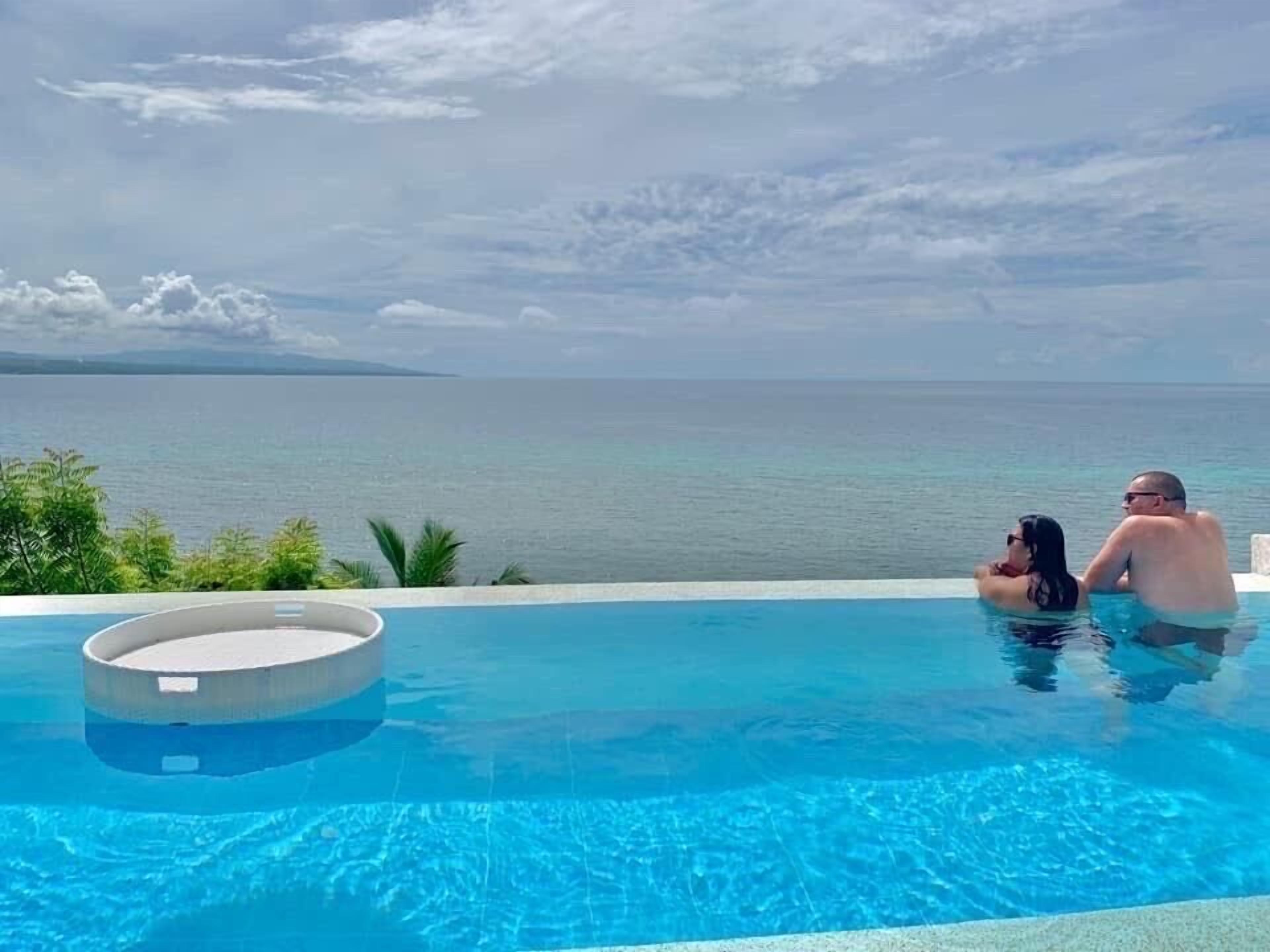 Infinity pool