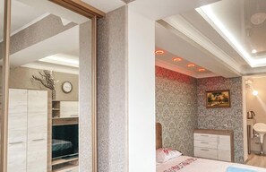 1 bedroom, iron/ironing board, WiFi