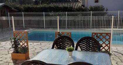 Quiet semi-detached house with swimming pool