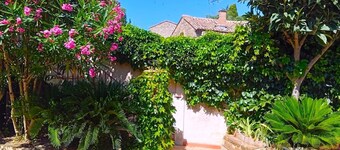 Lovely Appart-Villa 2 pers. to 5 mn walk Shops of nice Village + near Avignon !