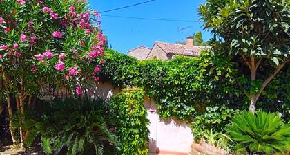 Lovely Appart-Villa 2 pers. to 5 mn walk Shops of nice Village + near Avignon !