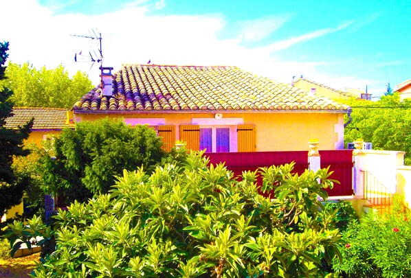 Joli Gite villa indépendant avec terrasse privée et clôturée