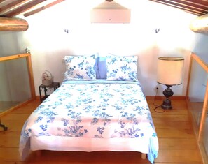 1 habitación, escritorio, tabla de planchar con plancha y wifi gratis