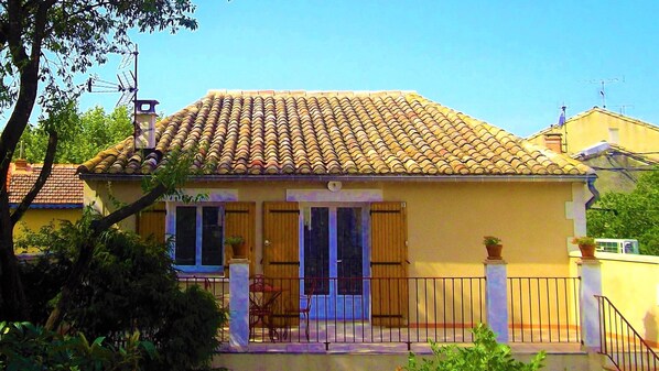 Exterior - La Cigale Appart-Villa 2 pers. dans le Coeur du Village et Proche d'Avignon (Vedène)