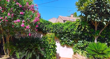 Lovely Appart-Villa 60 m² for 2 pers. At Heart of the Provence, near Avignon