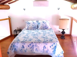 1 chambre, bureau, fer et planche à repasser, Wi-Fi gratuit