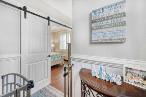 5 chambres, fer et planche à repasser, accès au Wi-Fi (inclus)