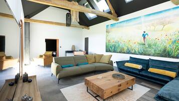 Smart TV, table football, ping pong