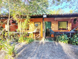 Maison Confort, 5 chambres, vue fleuve, cÎté jardin | 5 chambres, minibar, ameublement personnalisé, bureau