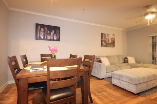 Fabulous 2 bedroom townhouse in Fairfax VA