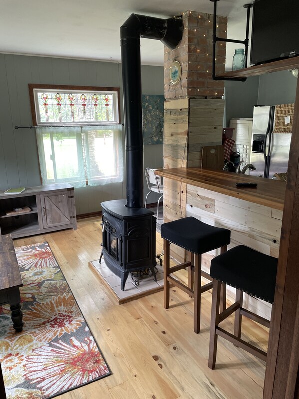 Interior - Come enjoy our fun little house on the Flathead River, 20 minutes from Glacier! (Columbia Falls)