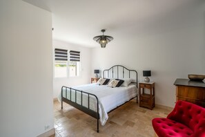 5 Schlafzimmer, Bügeleisen/Bügelbrett, kostenloses WLAN, Bettwäsche