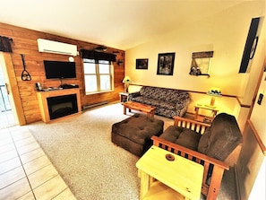 Smart TV, fireplace